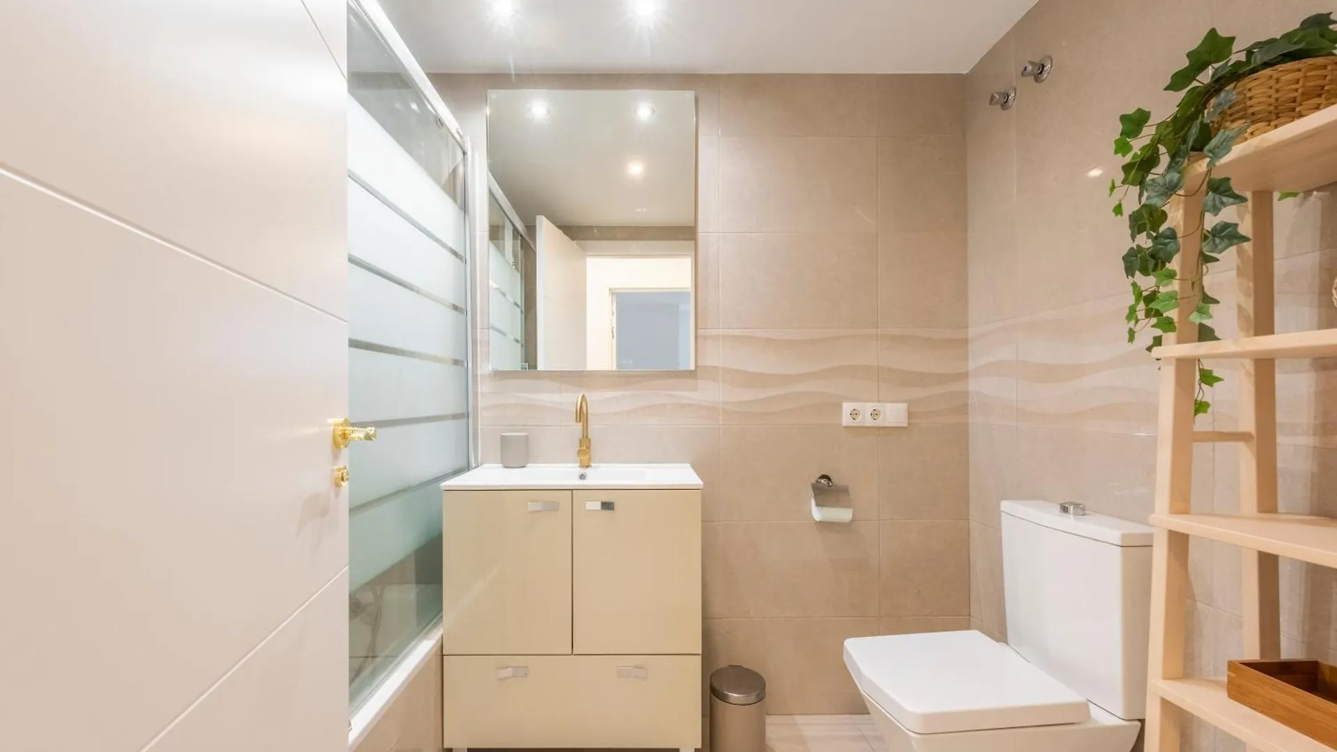 Front Line Beach In Marbella Apartment